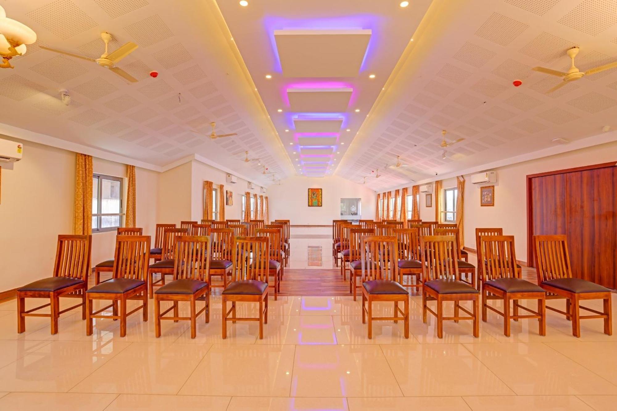 Super Collection O Pallava Rajadhani Thiruvananthapuram Exterior photo