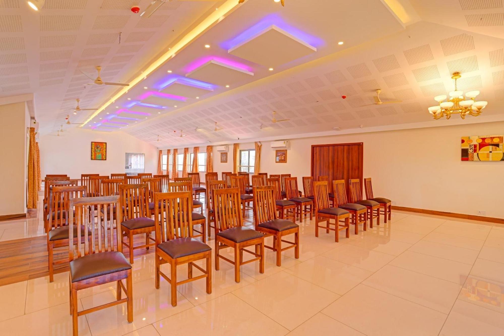 Super Collection O Pallava Rajadhani Thiruvananthapuram Exterior photo