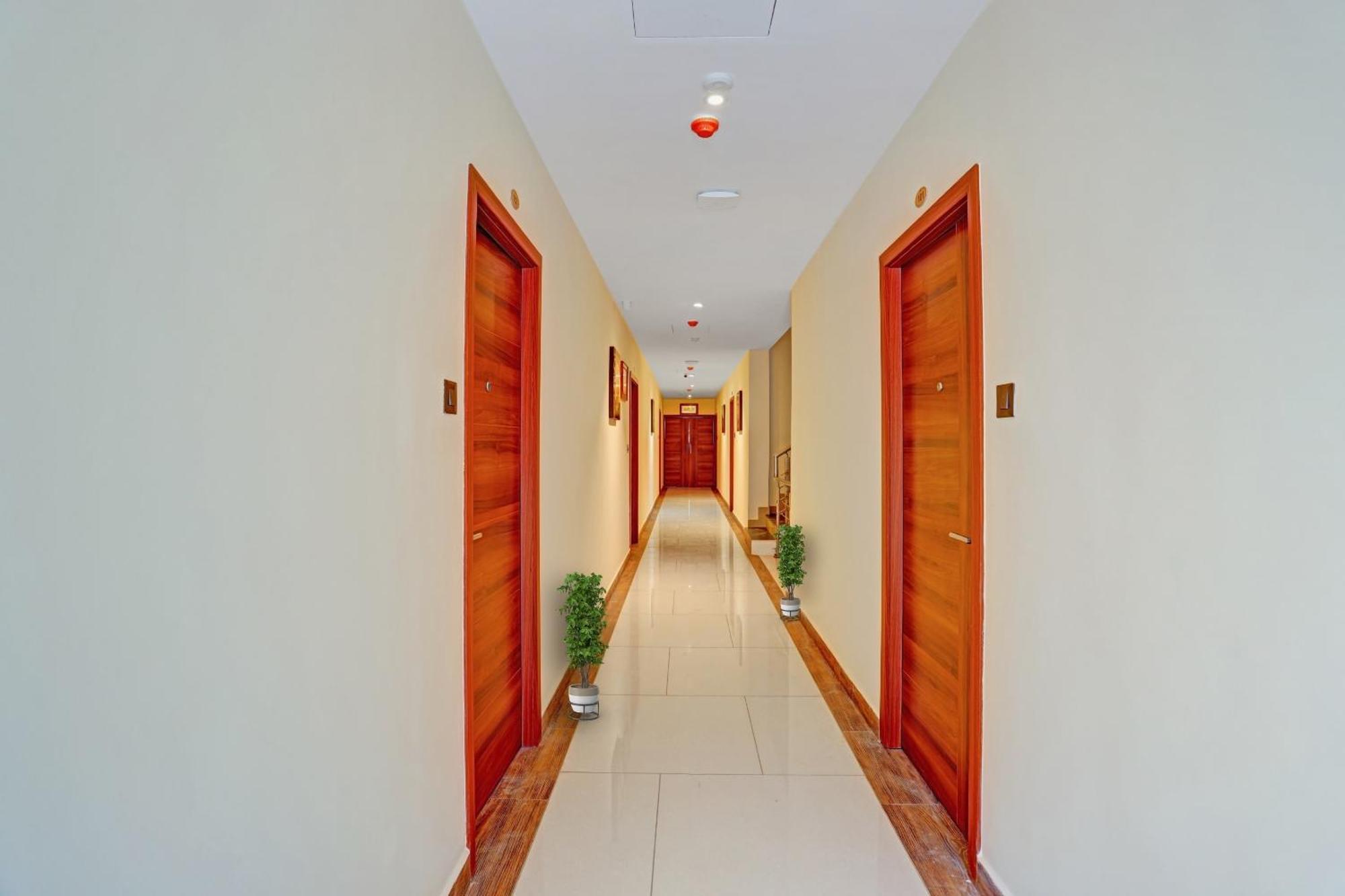 Super Collection O Pallava Rajadhani Thiruvananthapuram Exterior photo